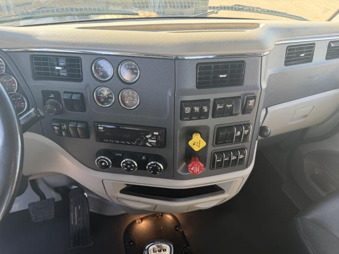 2020 Peterbilt 567-29