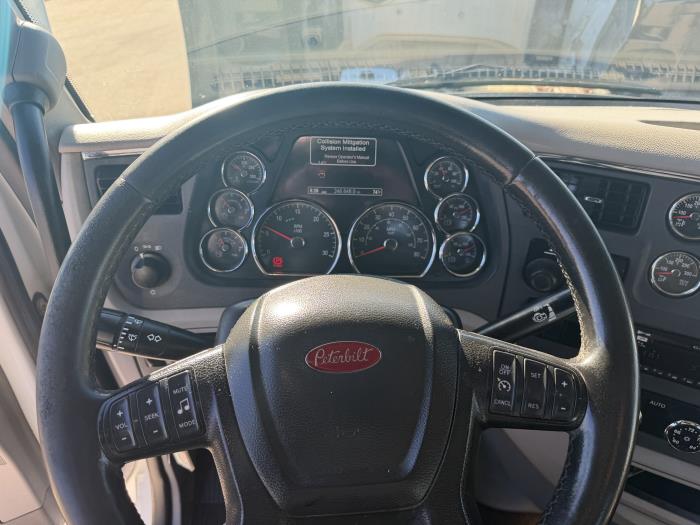 2020 Peterbilt 567-31