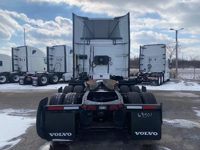 2023 Volvo VNR64T400-4