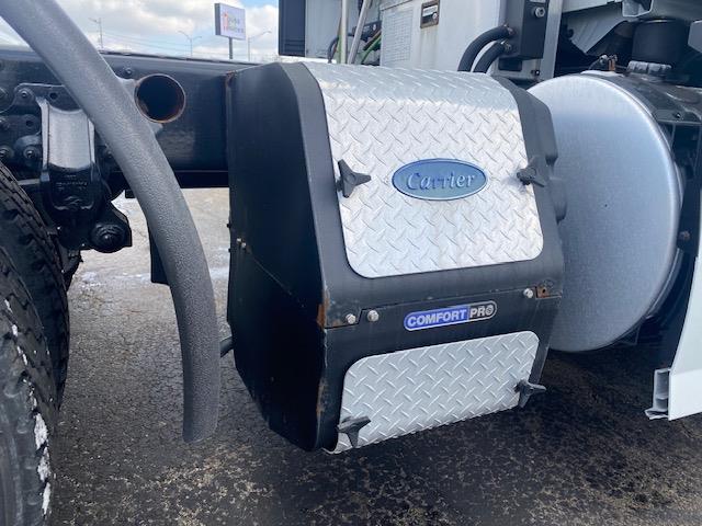 2023 Volvo VNR64T400-9