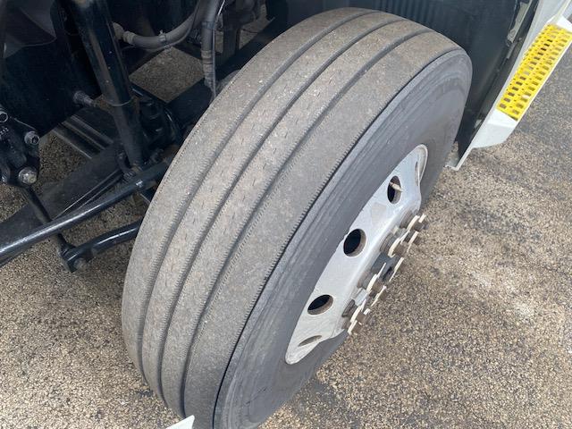 2023 Volvo VNR64T400-12