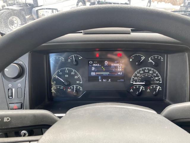 2023 Volvo VNR64T400-18