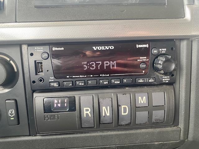 2023 Volvo VNR64T400-19