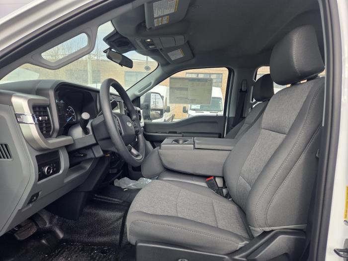 2025 Ford F-250-10