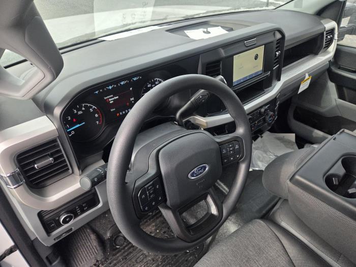 2025 Ford F-250-11