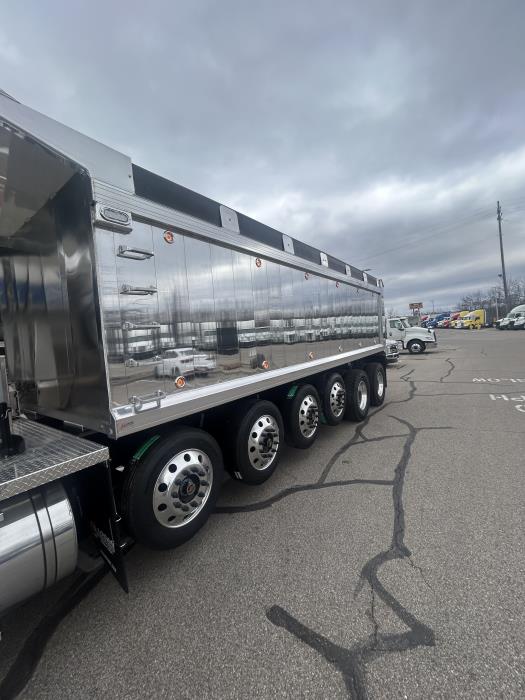 2026 International HX620-18