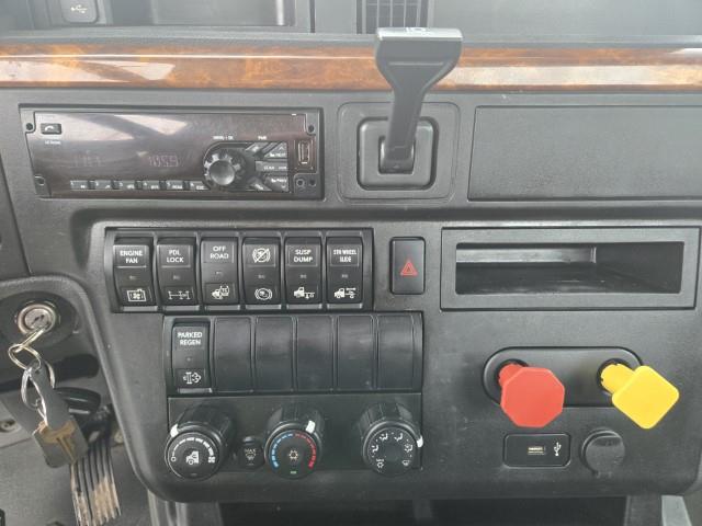 2020 International LT625-11