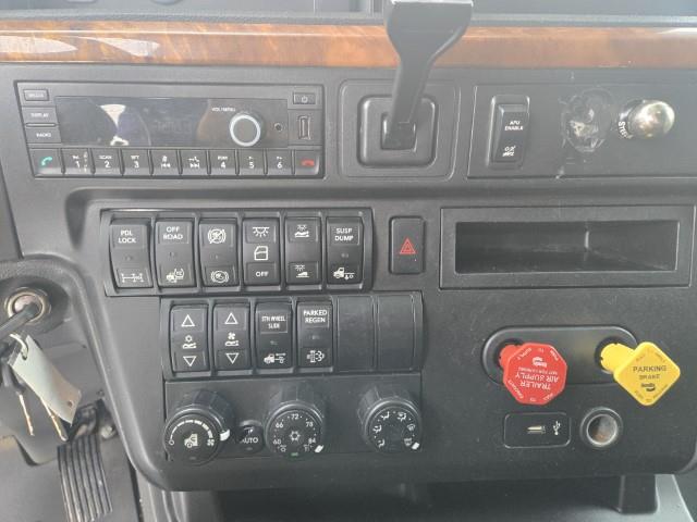 2022 International LT625-15