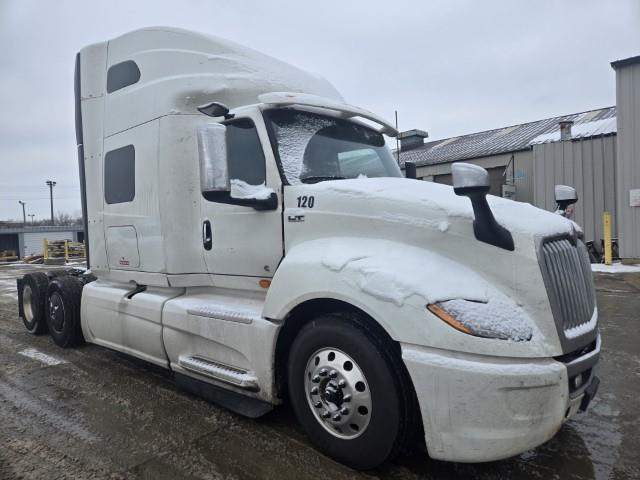 2022 International LT625-3