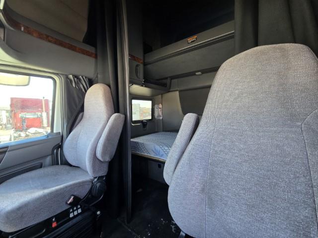 2022 International LT625-8