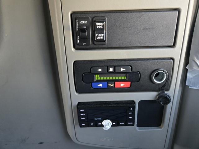 2022 International LT625-10