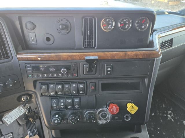 2022 International LT625-13