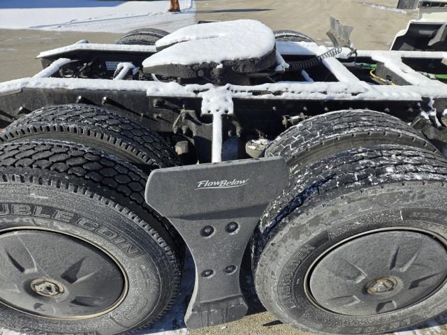 2022 International LT625-21