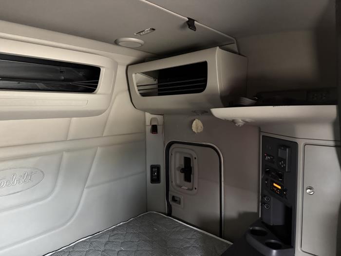 2022 Peterbilt 579-12