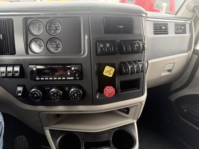 2022 Peterbilt 579-6