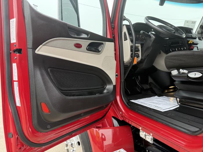 2022 Peterbilt 579-16