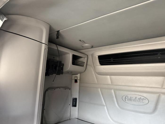 2022 Peterbilt 579-11