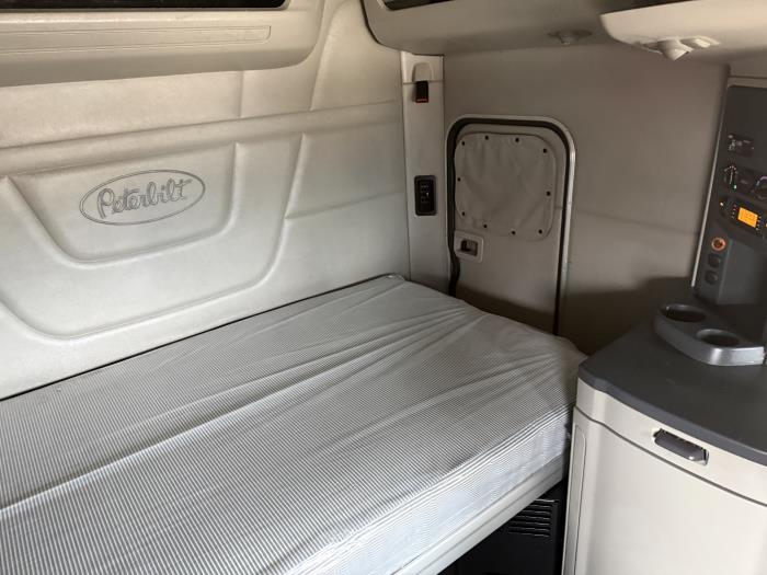 2022 Peterbilt 579-14