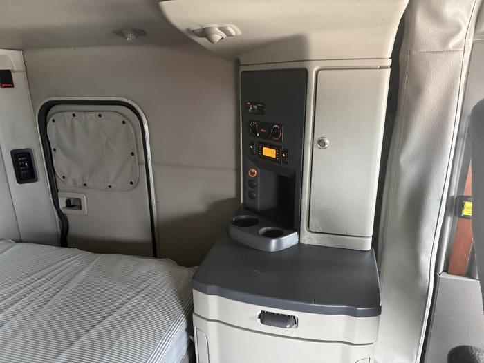 2022 Peterbilt 579-15