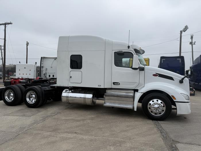 2022 Peterbilt 579-28
