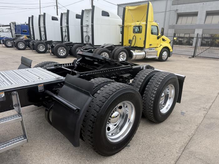 2022 Peterbilt 579-44