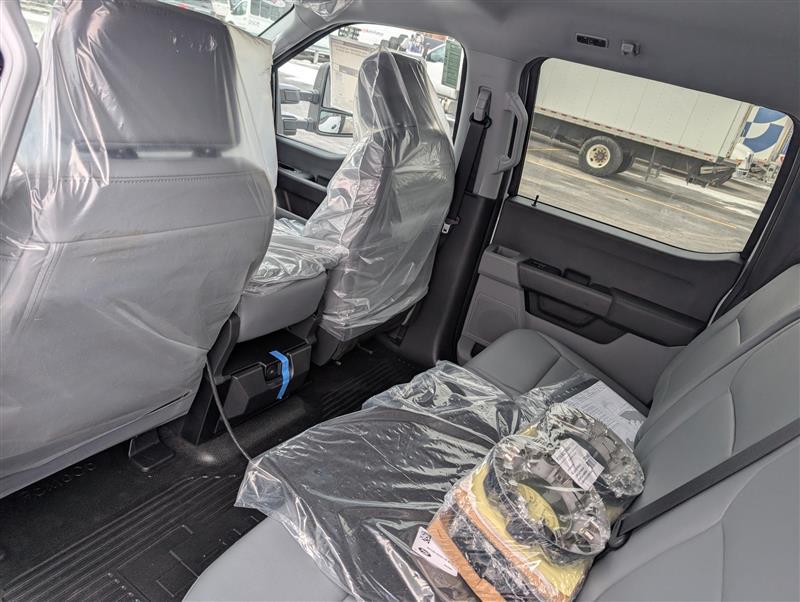 2026 Ford F-450 Crew Cab DRW 4x4 Crysteel Dump Truck for sale #1942639 - photo 11