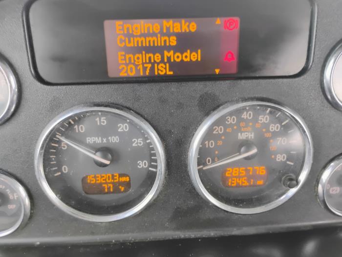 2020 Peterbilt 348-1