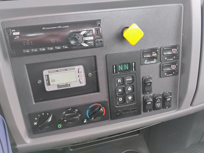 2020 Peterbilt 348-2