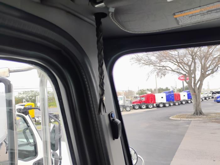 2020 Peterbilt 348-5