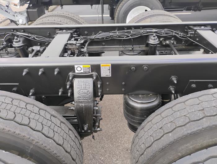 2020 Peterbilt 348-15