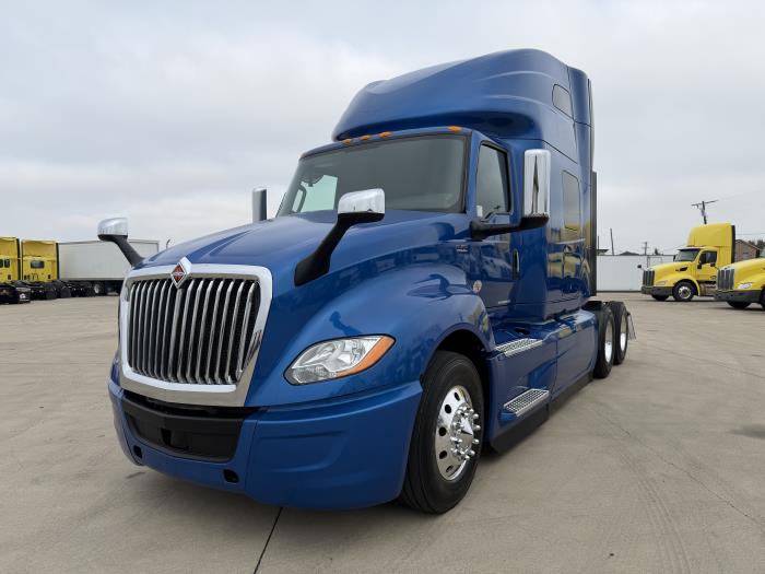 2022 International LT625-1