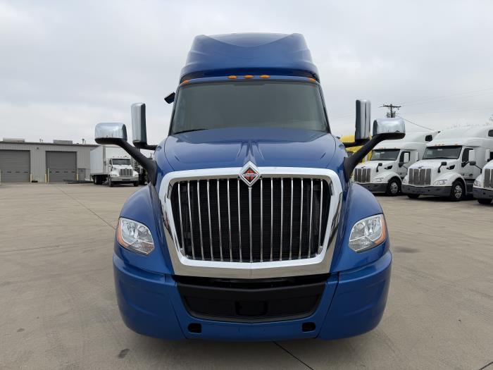 2022 International LT625-2