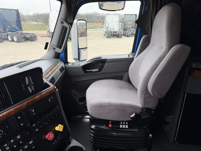 2022 International LT625-16