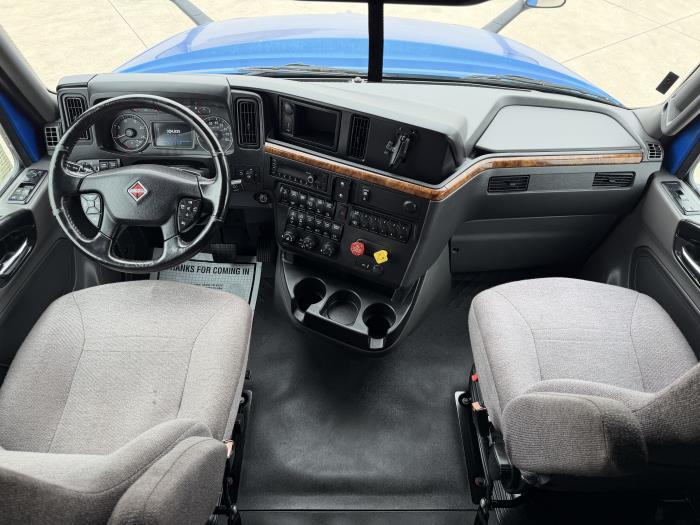 2022 International LT625-19