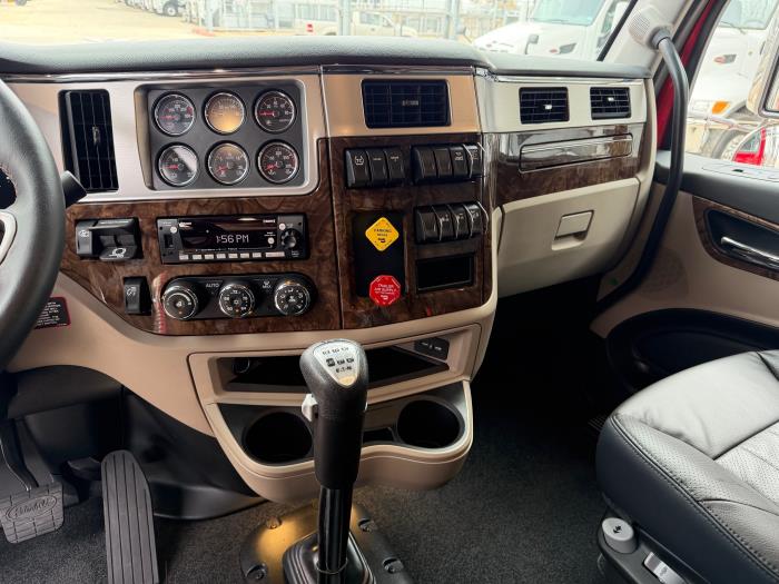 2026 Peterbilt 589-17