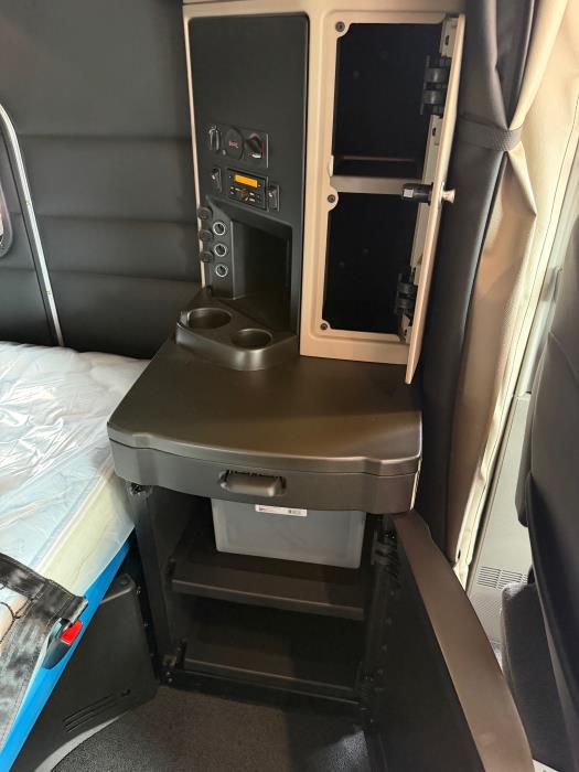 2026 Peterbilt 589-20