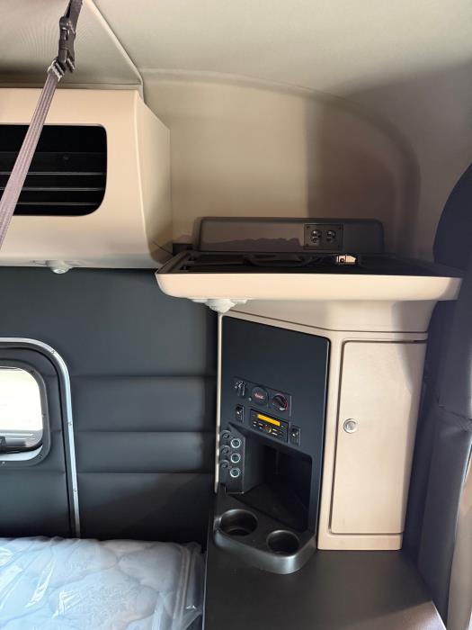 2026 Peterbilt 589-22