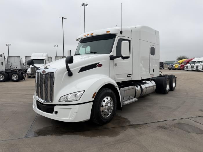 2022 Peterbilt 579-1
