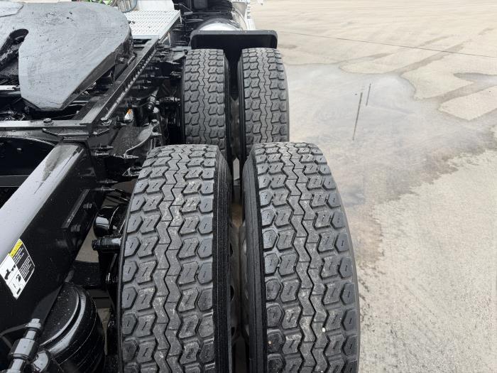 2022 Peterbilt 579-12