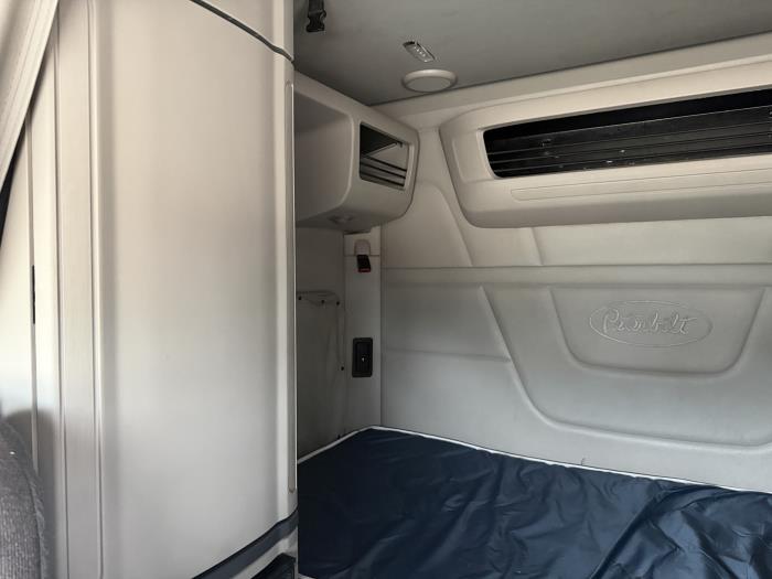 2022 Peterbilt 579-28