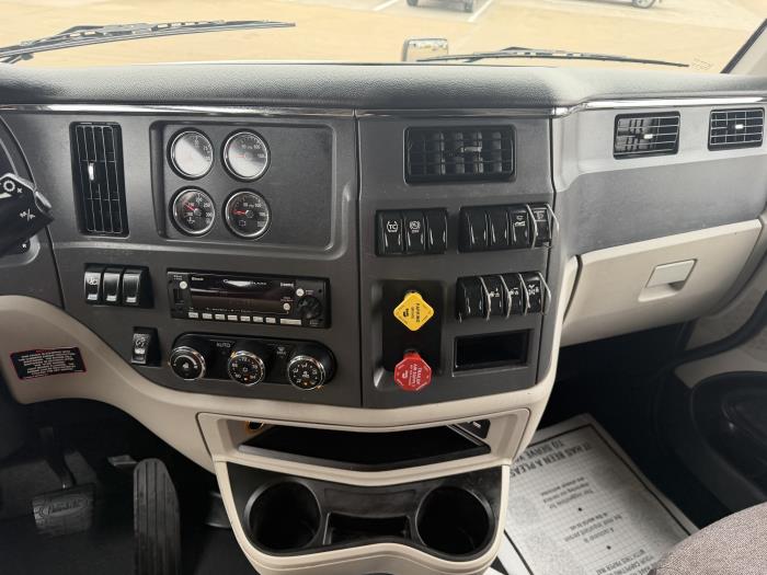 2022 Peterbilt 579-34