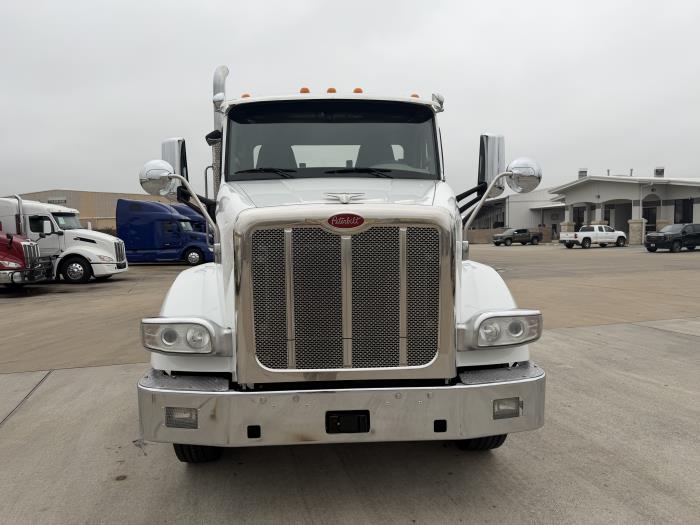 2020 Peterbilt 567-8
