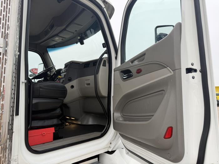 2020 Peterbilt 567-22