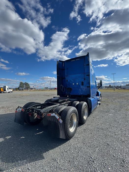 2022 International LT625-4