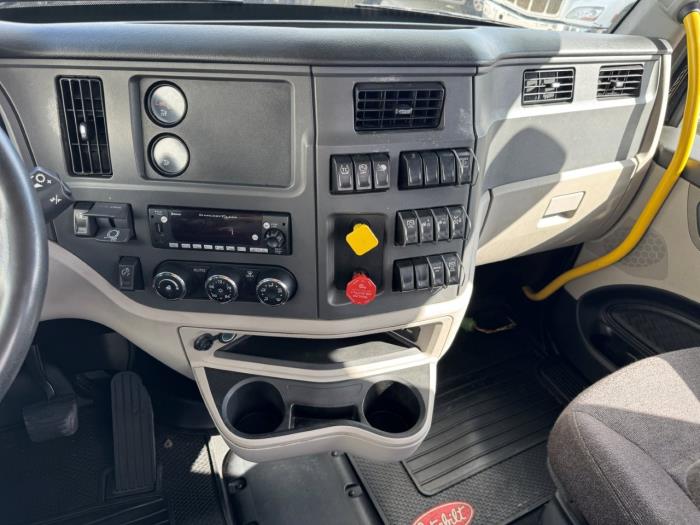 2022 Peterbilt 567-22