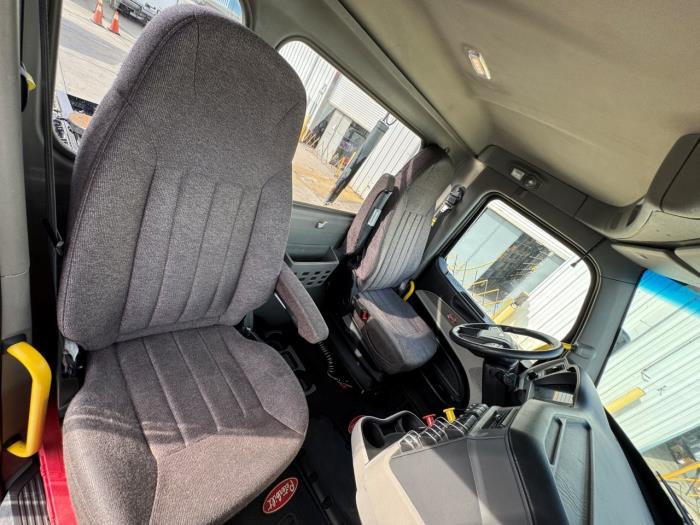 2022 Peterbilt 567-23