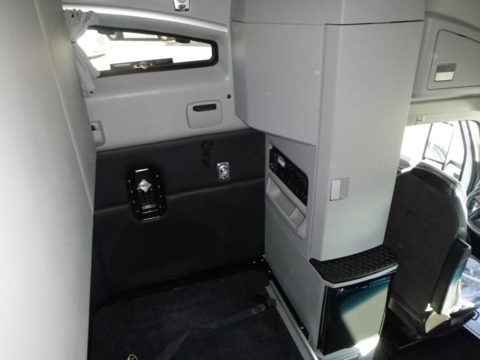 2022 Kenworth T680-12