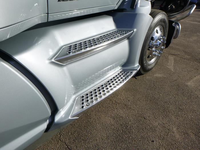 2022 Kenworth T680-29