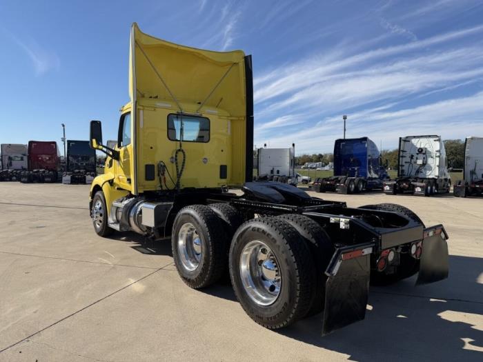 2021 Peterbilt 579-8