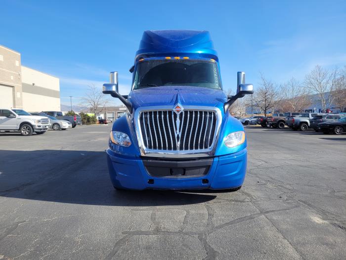 2022 International LT625-2